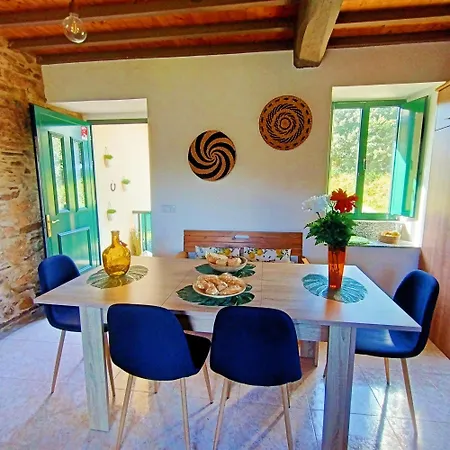 펜션 A Casa Do Porto Cerca De Cedeira Y De La Playa De Pantin 발도비노